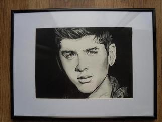 Chris Jones; Zayn Malik One Direction, 2013, Original Drawing Pencil, 24 x 20 cm. Artwork description: 241     Graphite pencil               ...