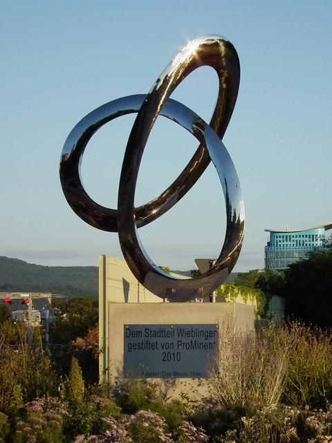 Wenqin Chen  'Infinity Curve No3', created in 2006, Original Sculpture Steel.