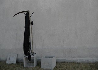 Emilio Merlina, Devil and angel, 2012, Original Installation Outdoor, size_width{I_will_be_right_back-1330847259.jpg} X 200 cm