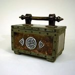 Celtic Box with handle By Alice Buttress
