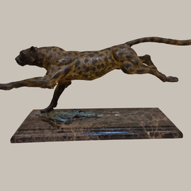 Serhii Brylov: 'guepard', 2004 Bronze Sculpture, Animals. Artist Description: The slender cheetah, cheetah or pardus  Acinonyx jubatus  is the only modern species of the genus Cheetah  Acinonyx  in the felinae family. According to genetic research, the closest modern relative of the cheetah is the cougar. The cheetah is the fastest terrestrial mammal, capable of reaching speeds, according ...