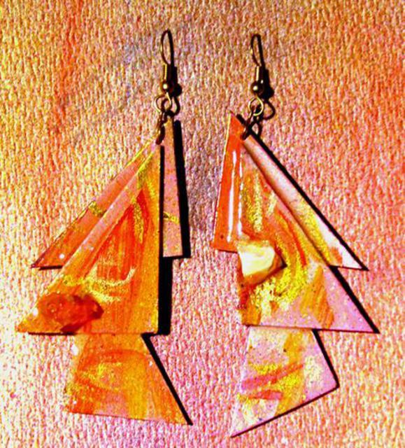 Artist Richard Lazzara. 'Elegant Slant Ear Ornaments' Artwork Image, Created in 1989, Original Pastel. #art #artist